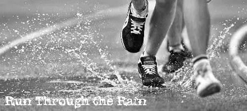 Run Through the Rain 雨中奔跑